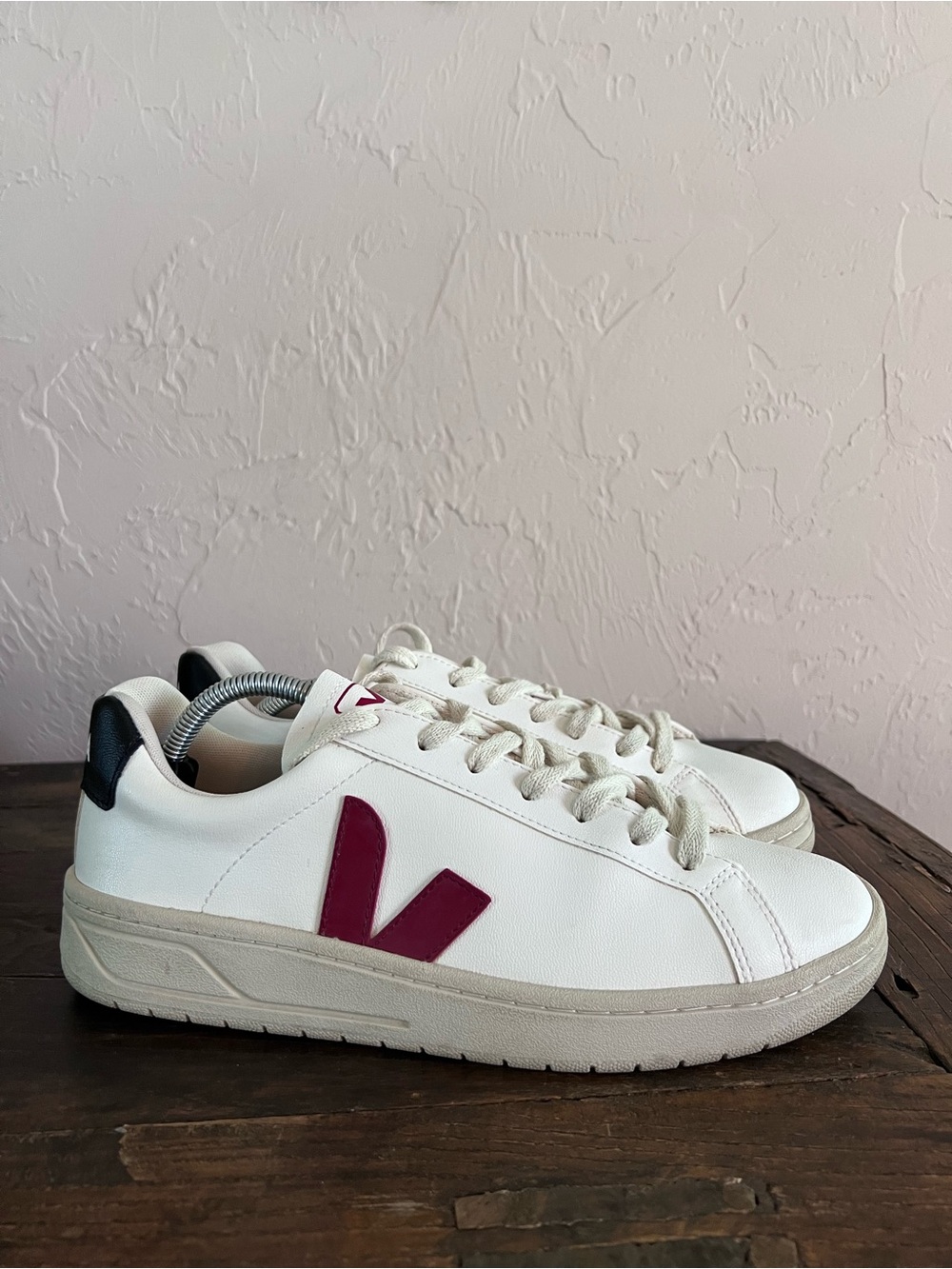 VEJA Urca CWL White Marsala Black Sustainable Casual Sneaker White Womens Size 9
